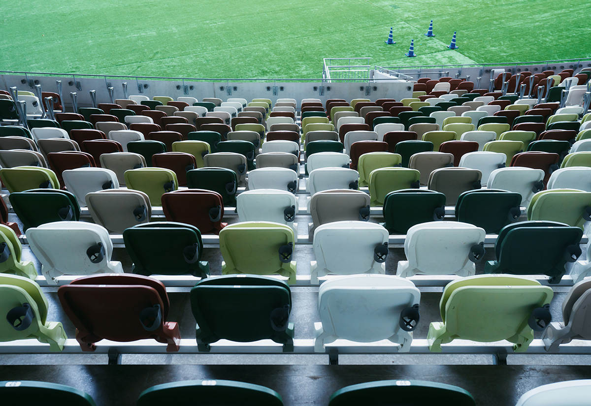 MUFGスタジアム（国立競技場）のフィールドとスタンド